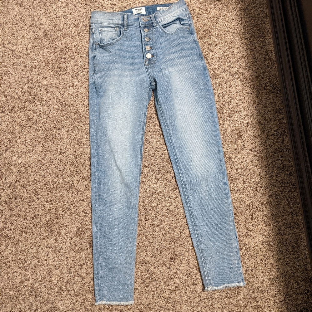 Size 4, light wash, Kensie jeans